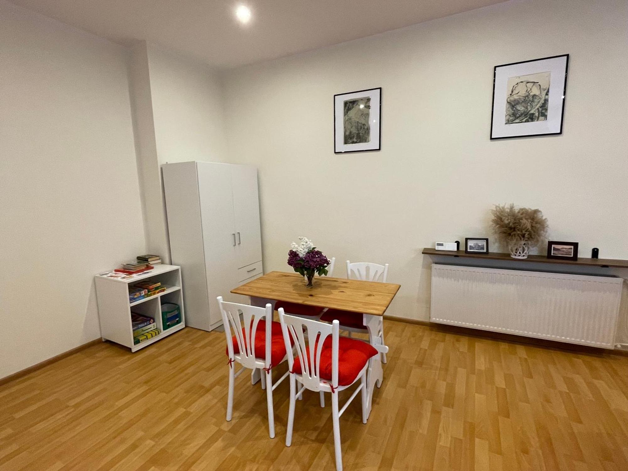 Apartamenty Przy Starym Miescie 쳉스토호바 외부 사진