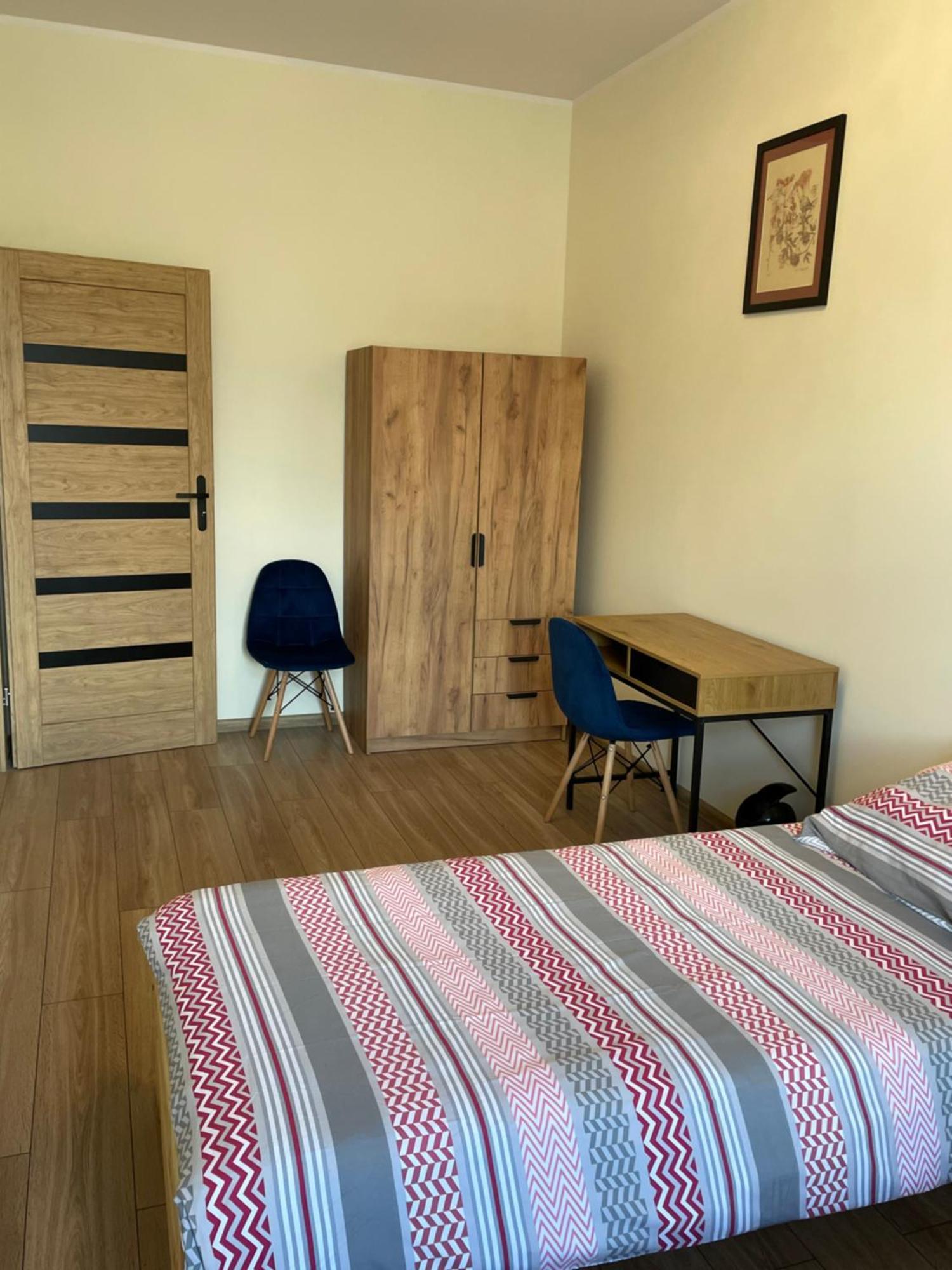 Apartamenty Przy Starym Miescie 쳉스토호바 외부 사진